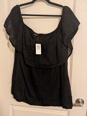Torrid Size 4 (4X) Vintage Cotton Jersey off the Shoulder Eyelet Top
